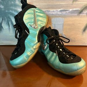 Nike foam posit